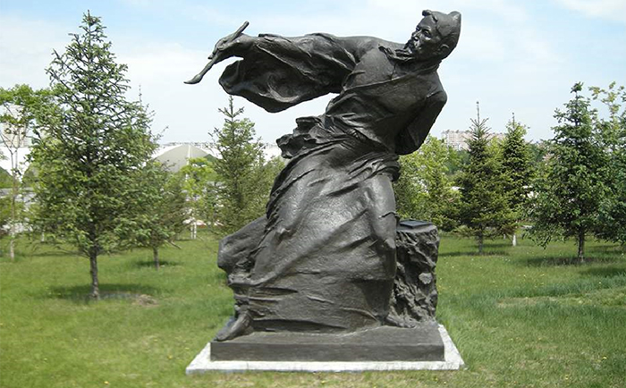 銅雕塑工藝品生銹了怎么辦？