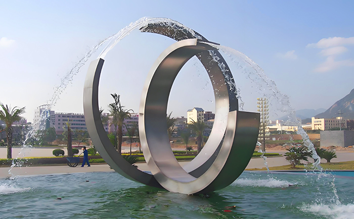 靈動(dòng)水韻，不銹鋼噴泉雕塑的夢(mèng)幻交響