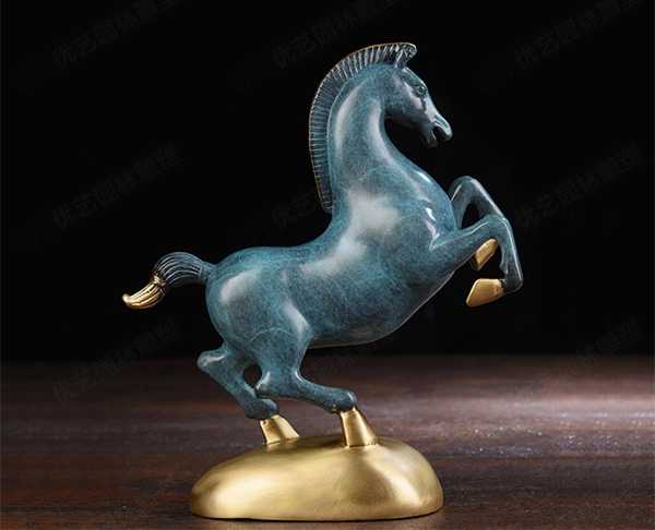 現(xiàn)代家居裝飾中景觀雕塑定制以怎樣的形式出現(xiàn)？