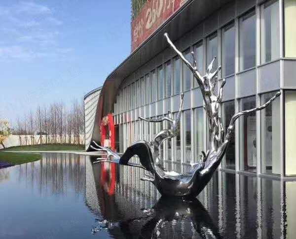 玻璃鋼雕塑的特點(diǎn)有什么呢?